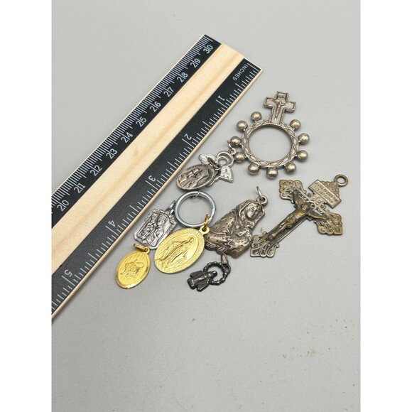 Lot of 9 Vintage Religious Medals & Crosses Christian Charms Catholic Pendants - Picture 7 of 7